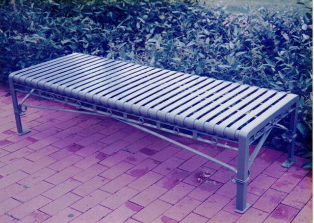 EM030 Tivoli Bench (3).jpg